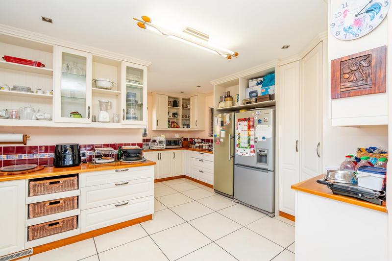 4 Bedroom Property for Sale in Myburgh Park Western Cape